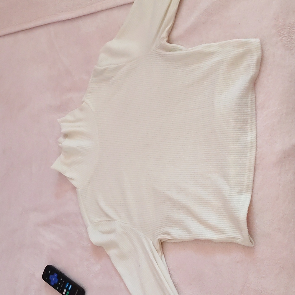 Creme Turtle next shirt, Rue 21, XL